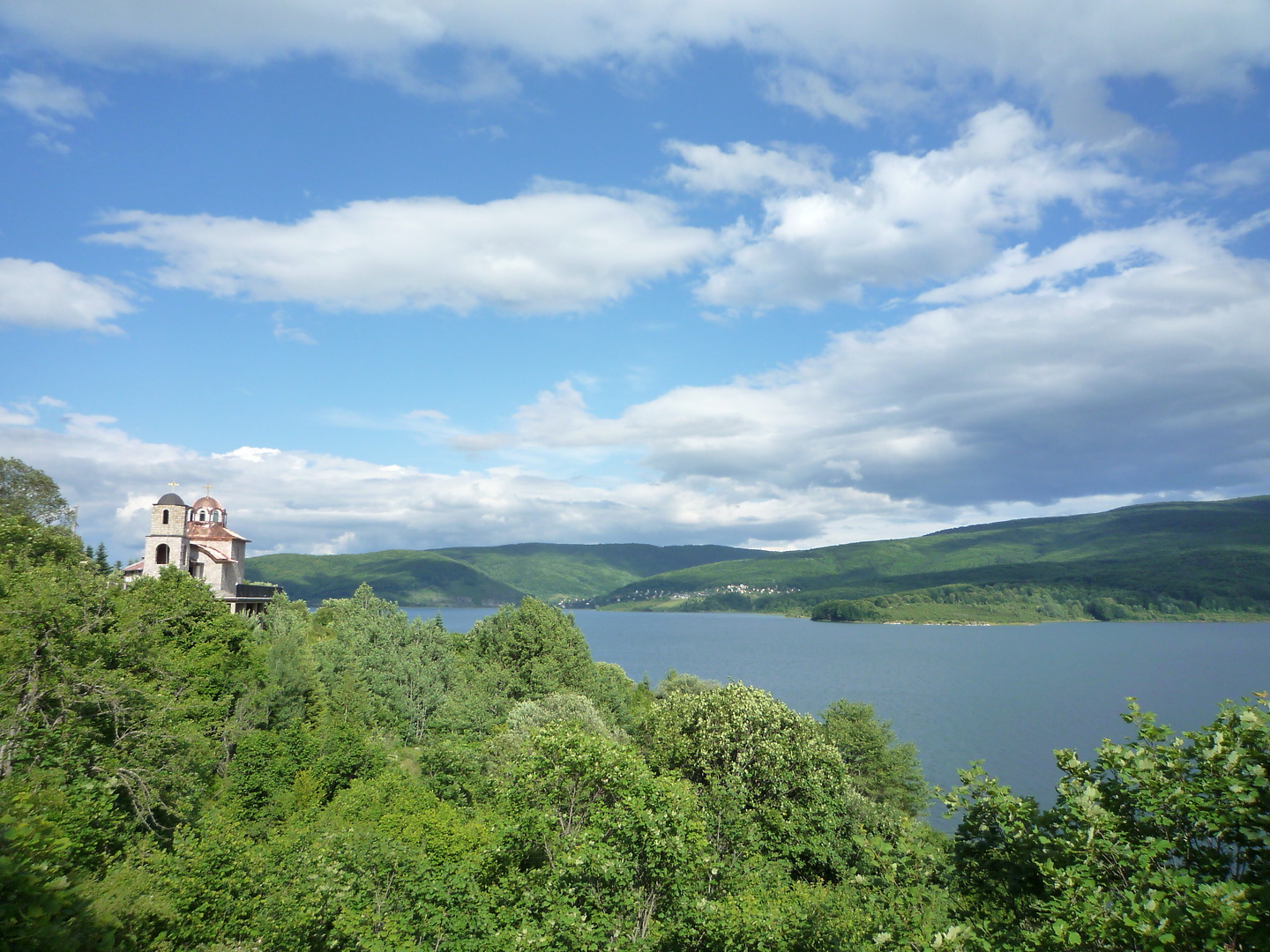 http://www.alpenzorro.de/heraklix/data/mavrovo-see.jpg