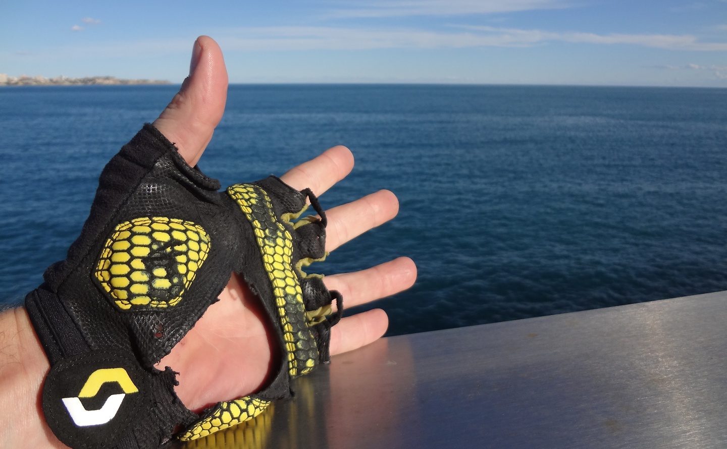 alicante-glove.jpg