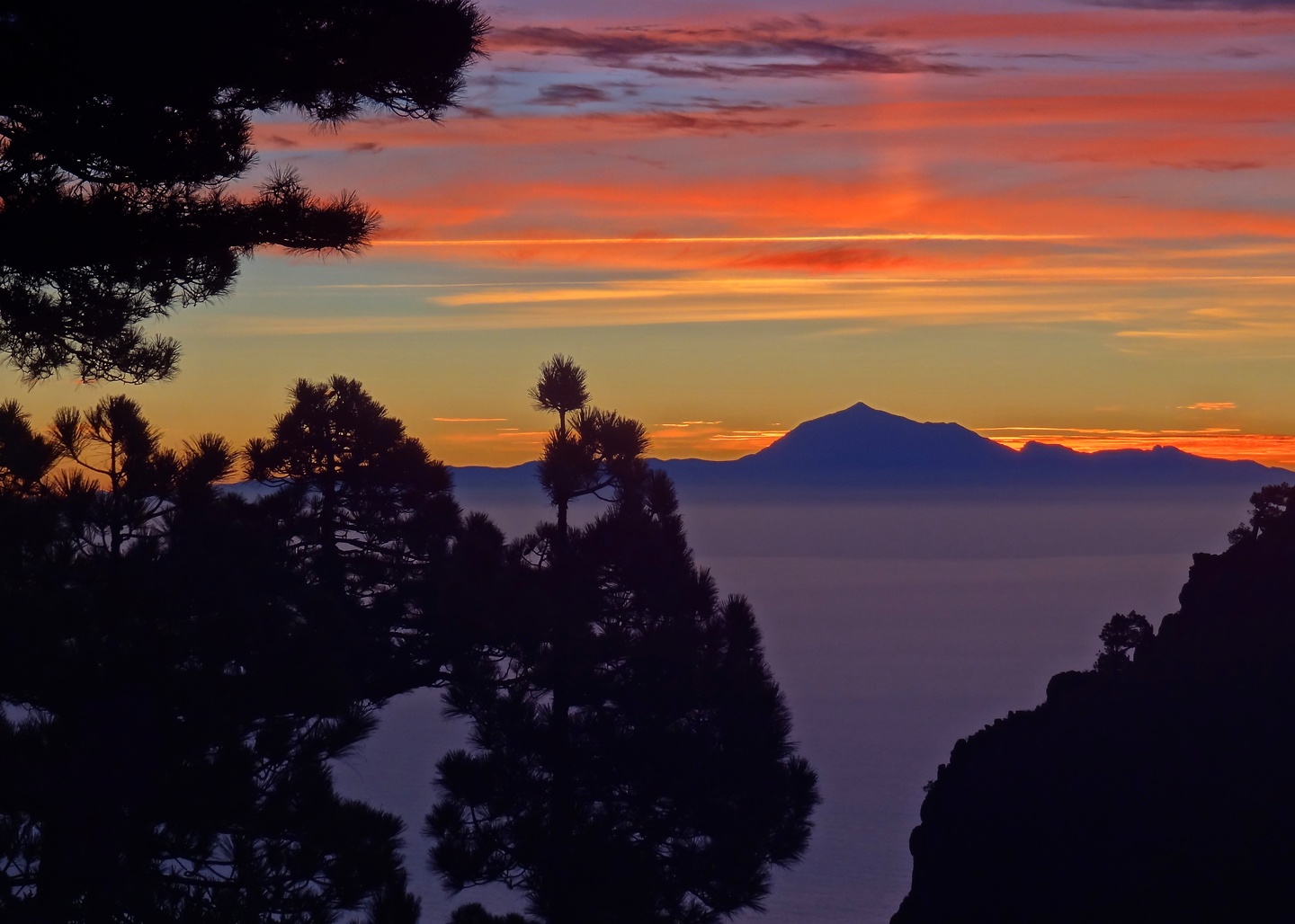 lapalma-roquesunrise.jpg