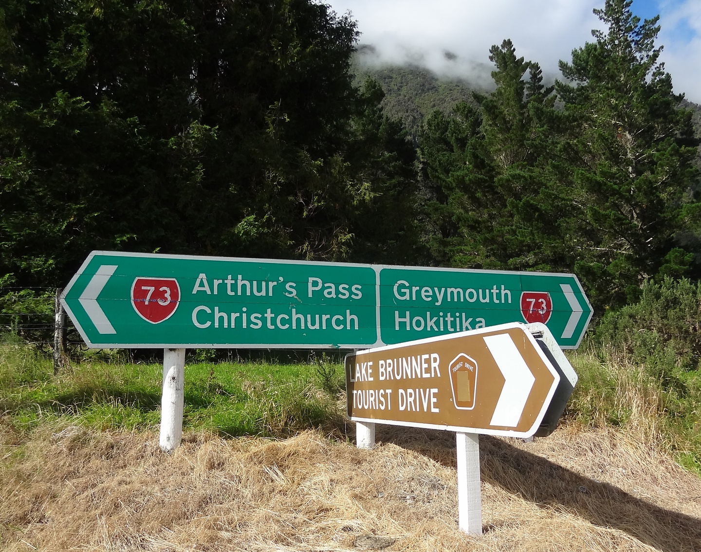 arthurspass-sign.jpg