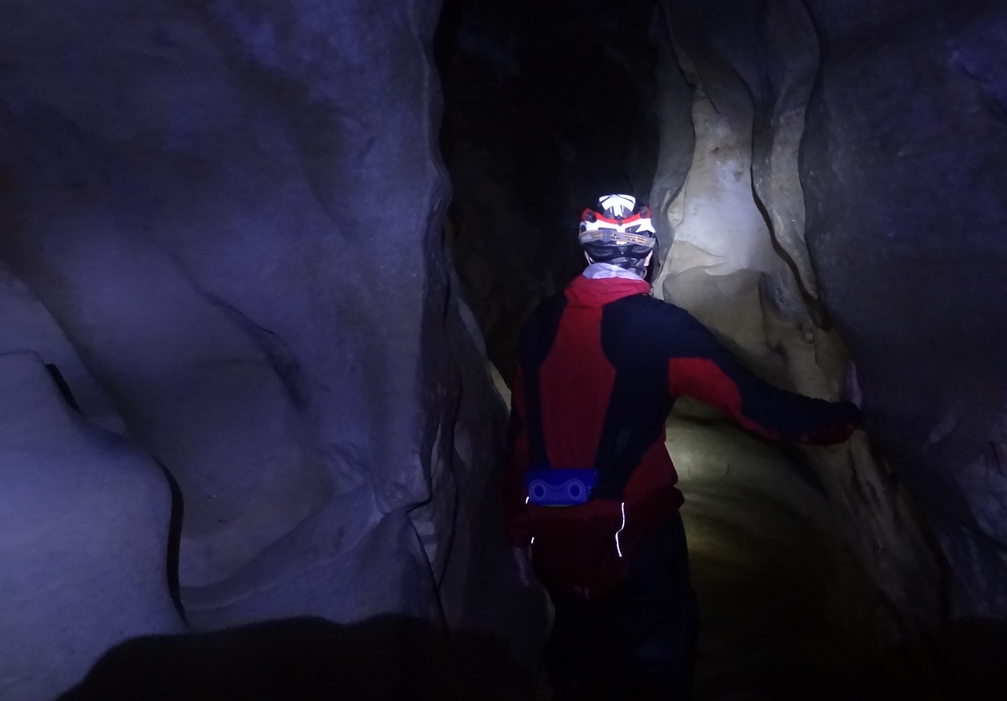 cavestream-cave3.jpg