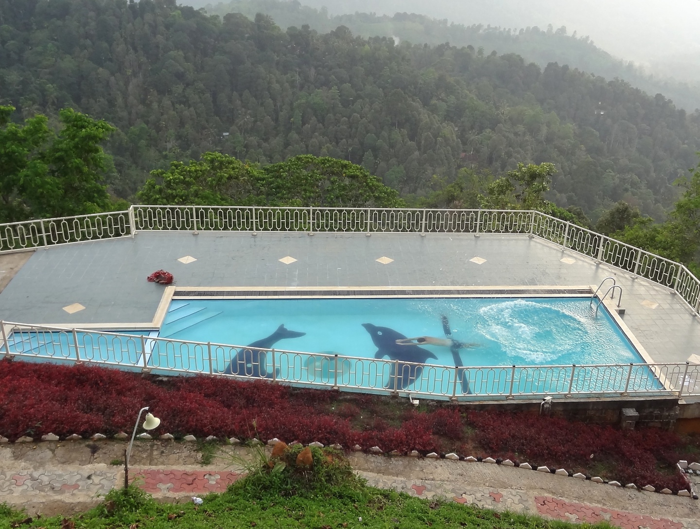 hunas-pool2.jpg