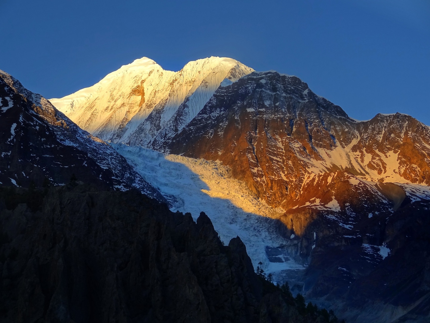 manang-sunrise1.jpg