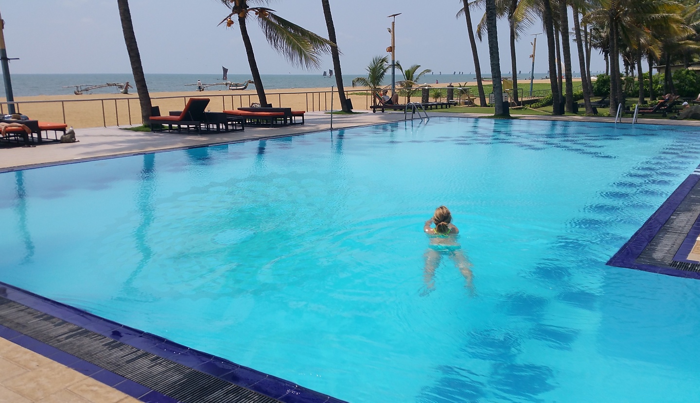 negombo-pool7.jpg