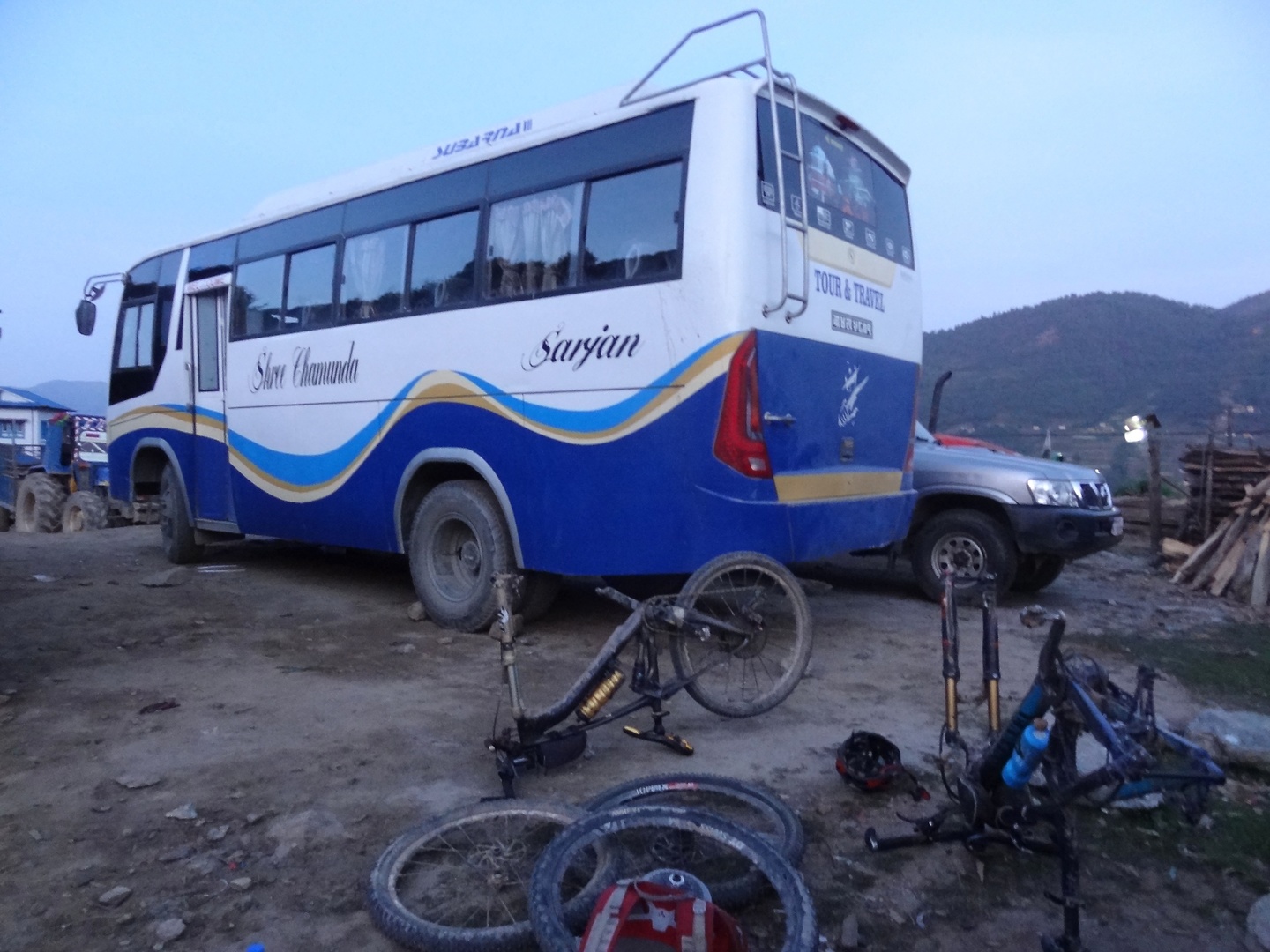 phaplu-bus.jpg