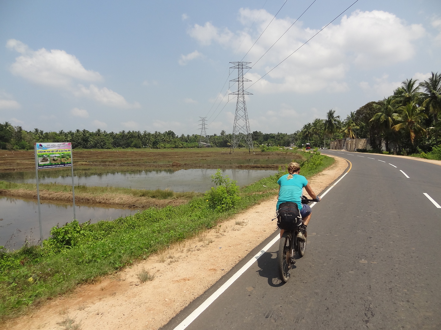 sigiriya-road1.jpg