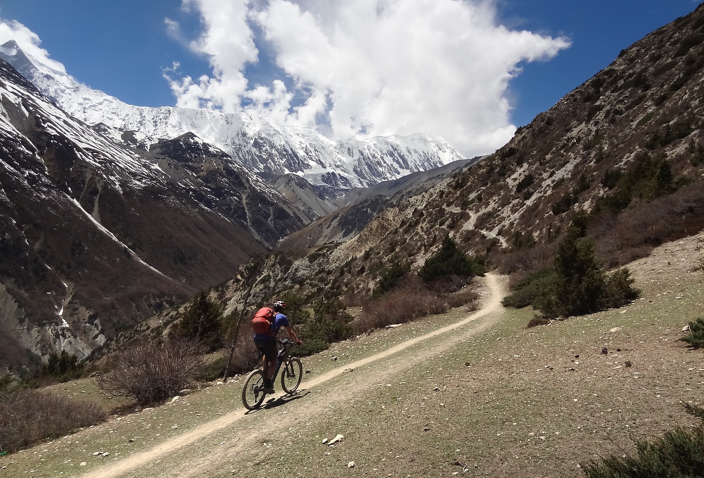 tilichobase-trail01.jpg
