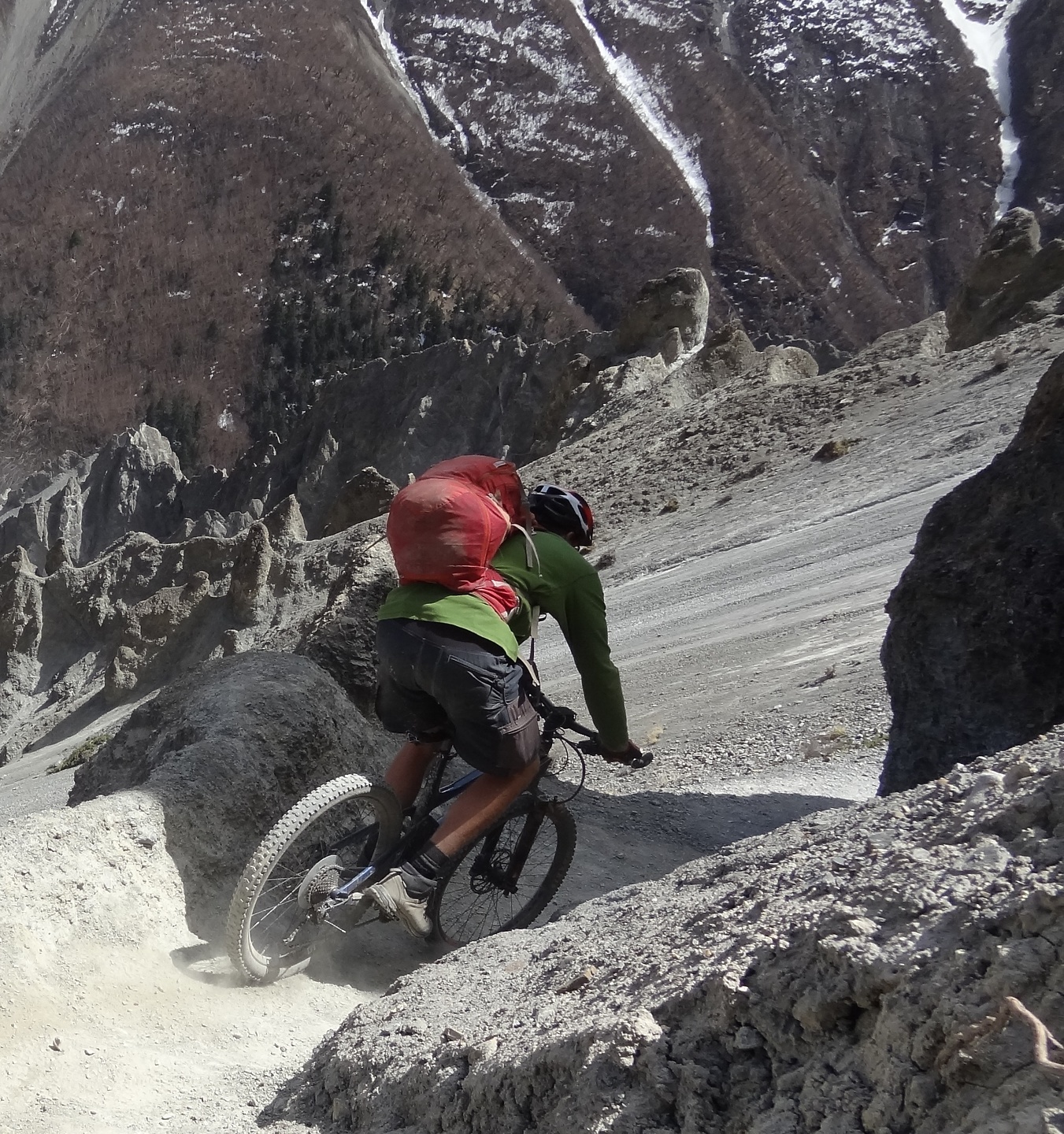 tilichobase-trail04.jpg