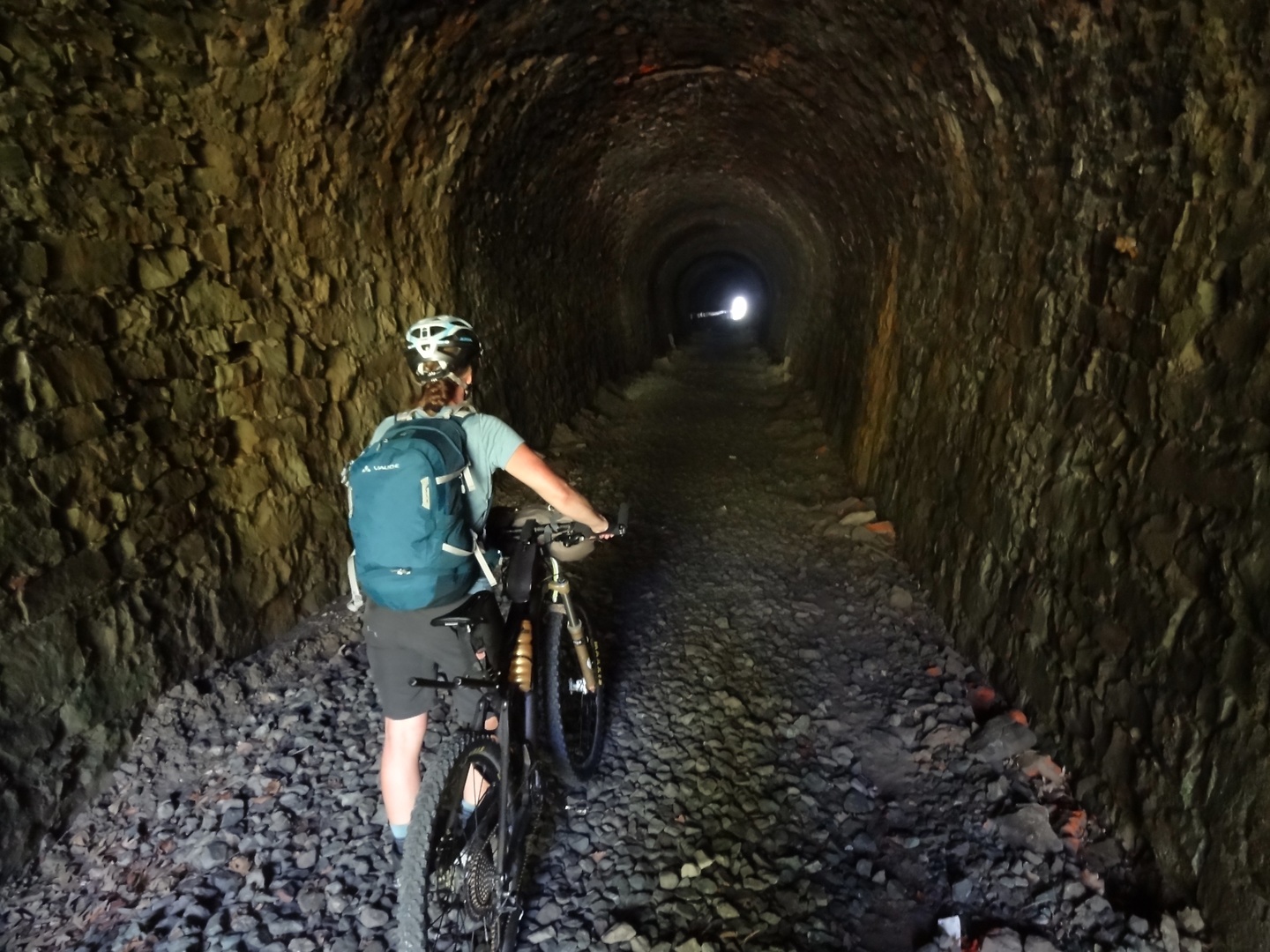 sakoneta-tunnel.jpg