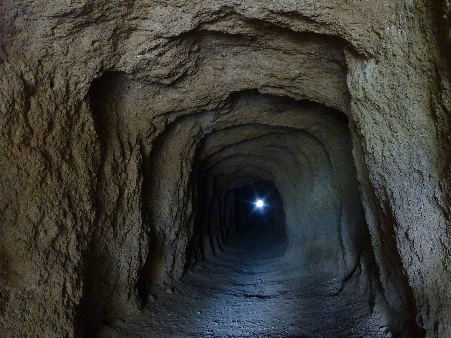 chorro-tunnel.jpg