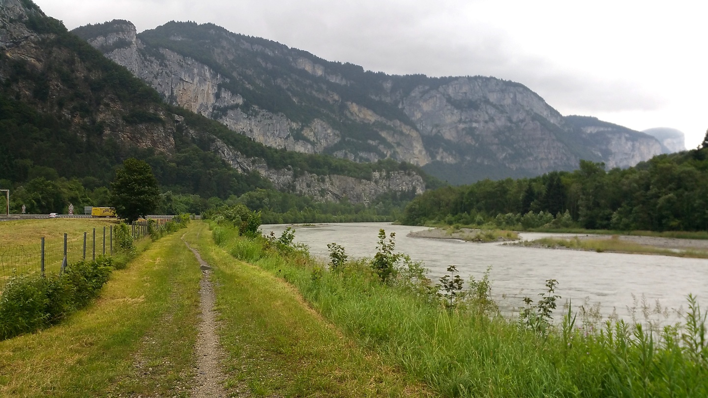 cluses-bikepath1.jpg