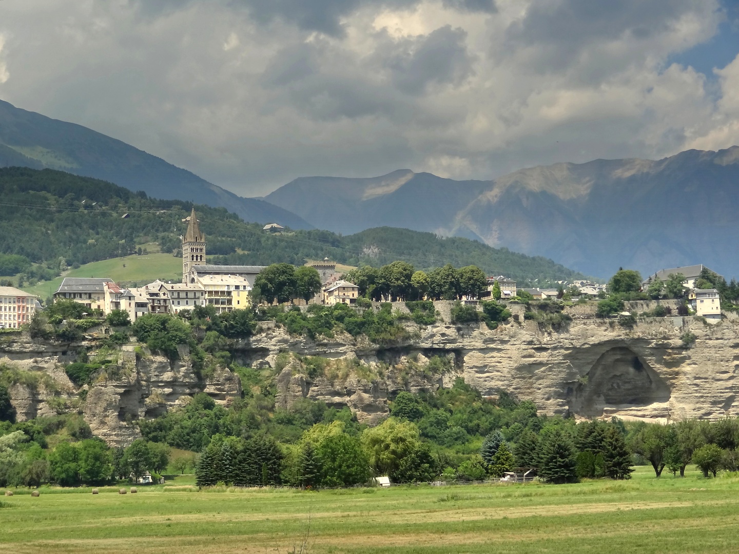 embrun-clouds.jpg