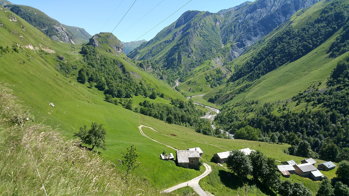 encombres-valley.jpg