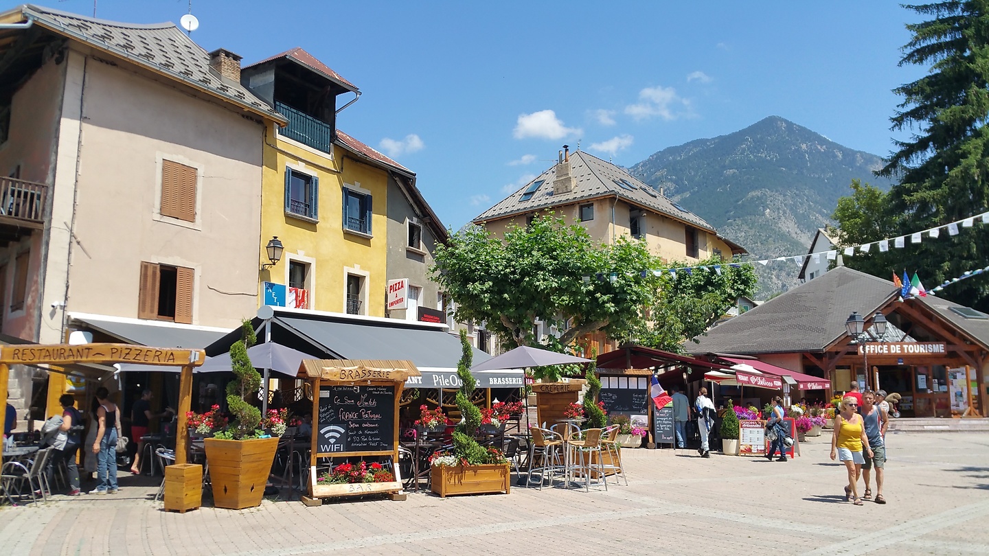 guillestre-town.jpg