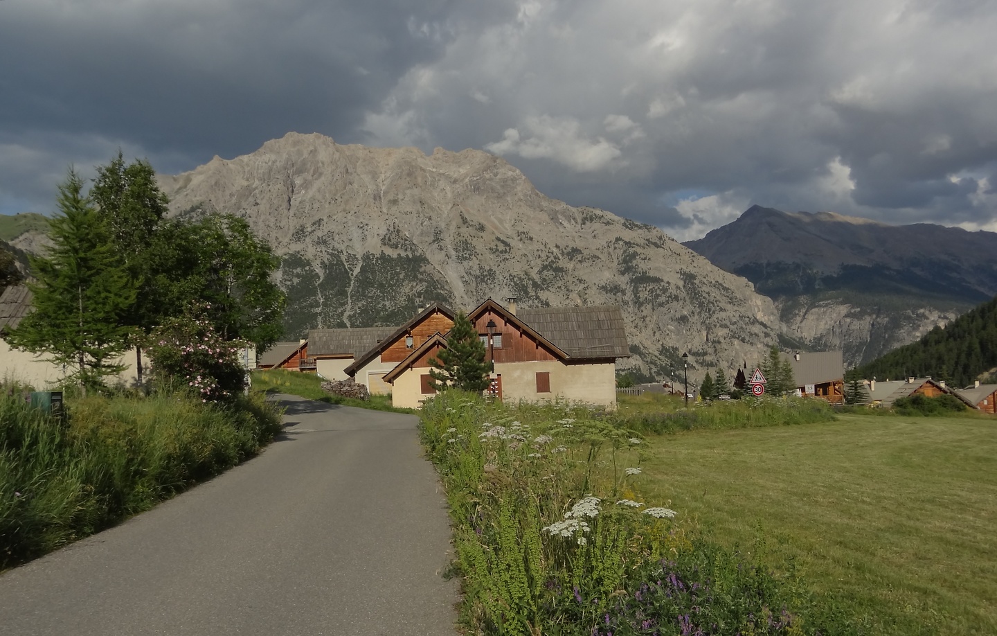 nevache-town.jpg