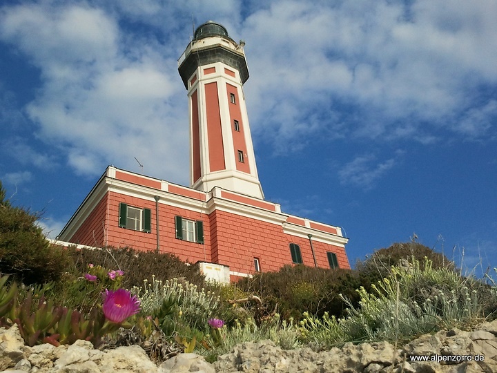 capri-lighthouse2.jpg